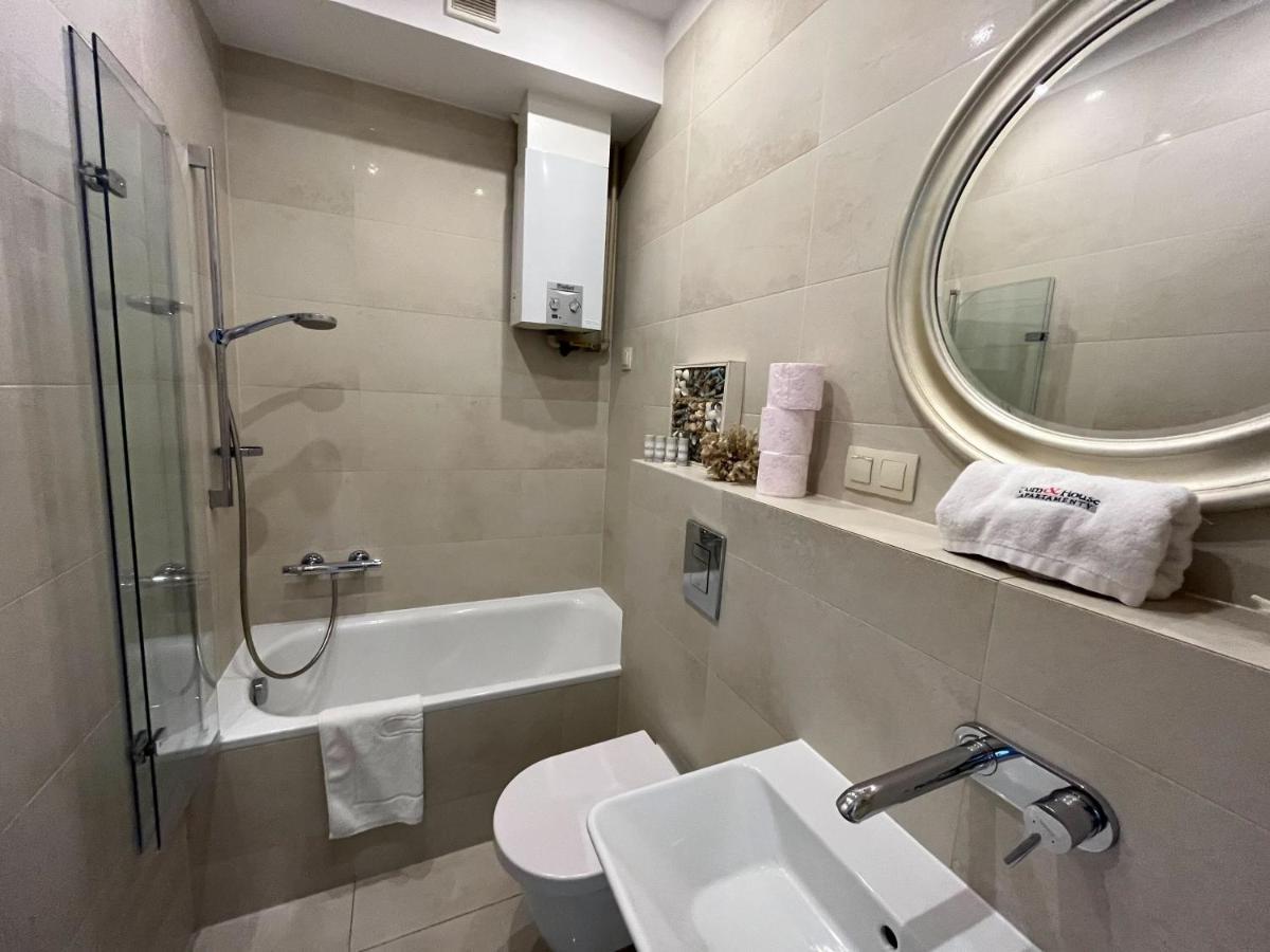Dom & House - Apartments Old Town Szeroka กดัญสก์ ภายนอก รูปภาพ
